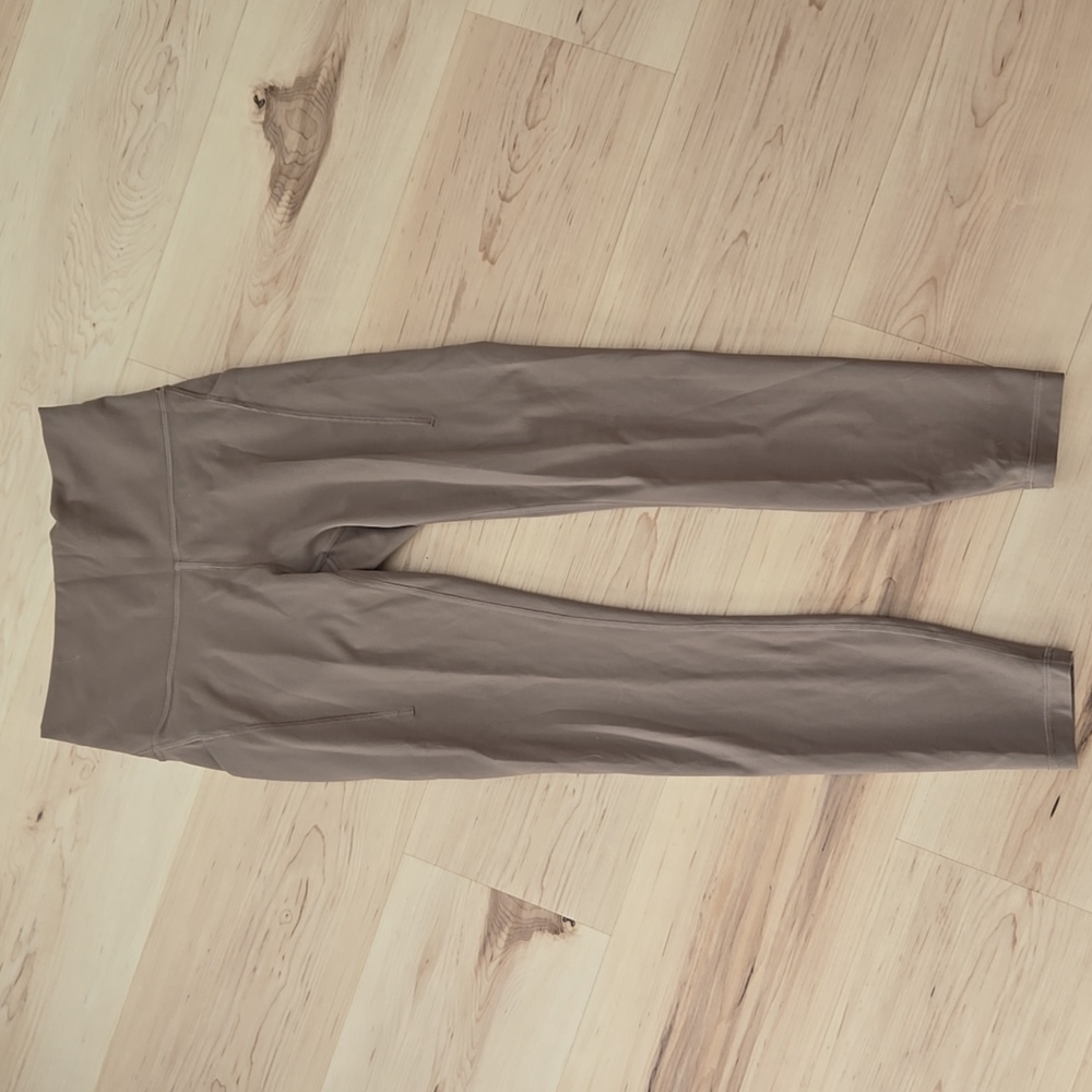 Lululemon Wunder Train High Rise with Pockets, Size 6